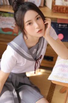 小妖精的奶头又喷奶水了视频